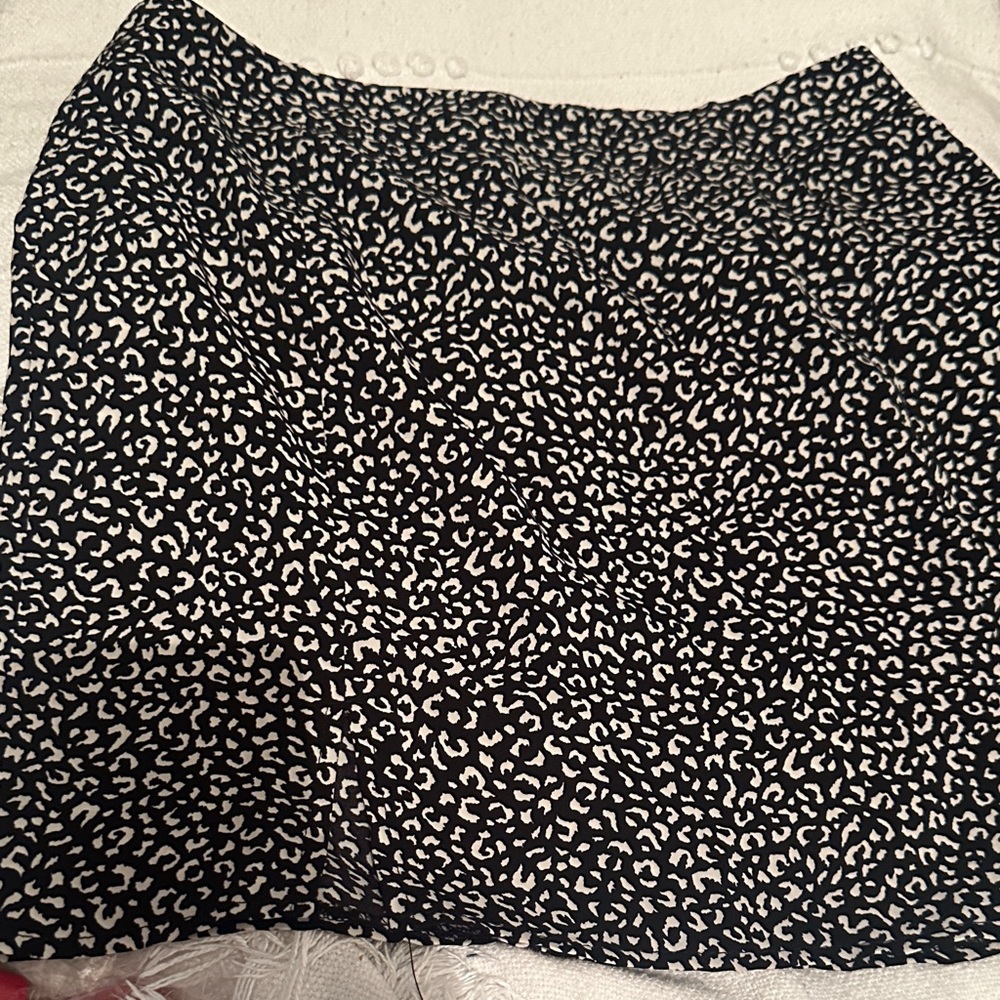 SHEIN Monochrome Leopard Print Mini Skirt - Preloved